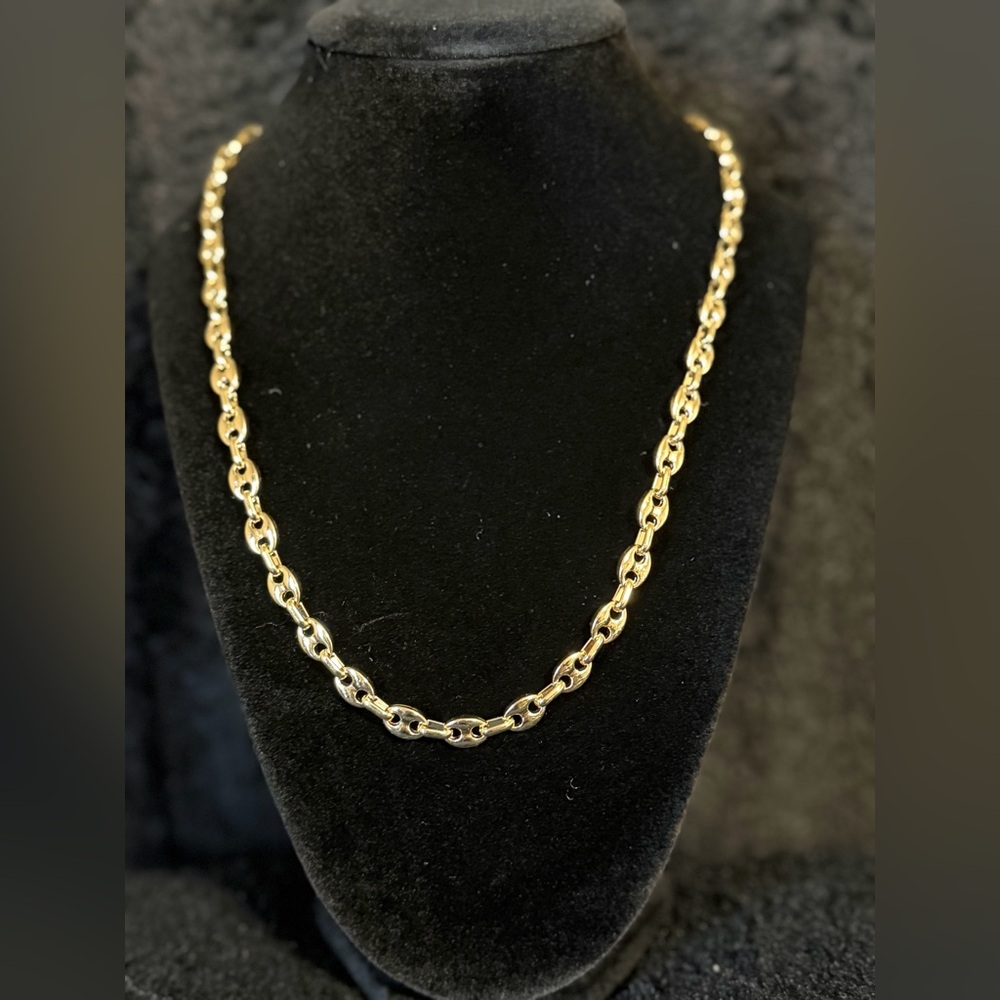 Elegant Gold Chain Necklace - Picture 1 of 3